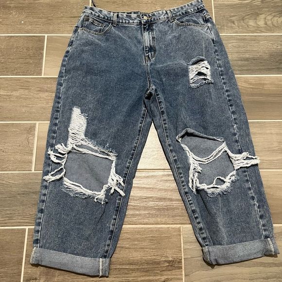 Pretty little things nwt distressed cropped denim jeans size 16 - Picture 1 of 7